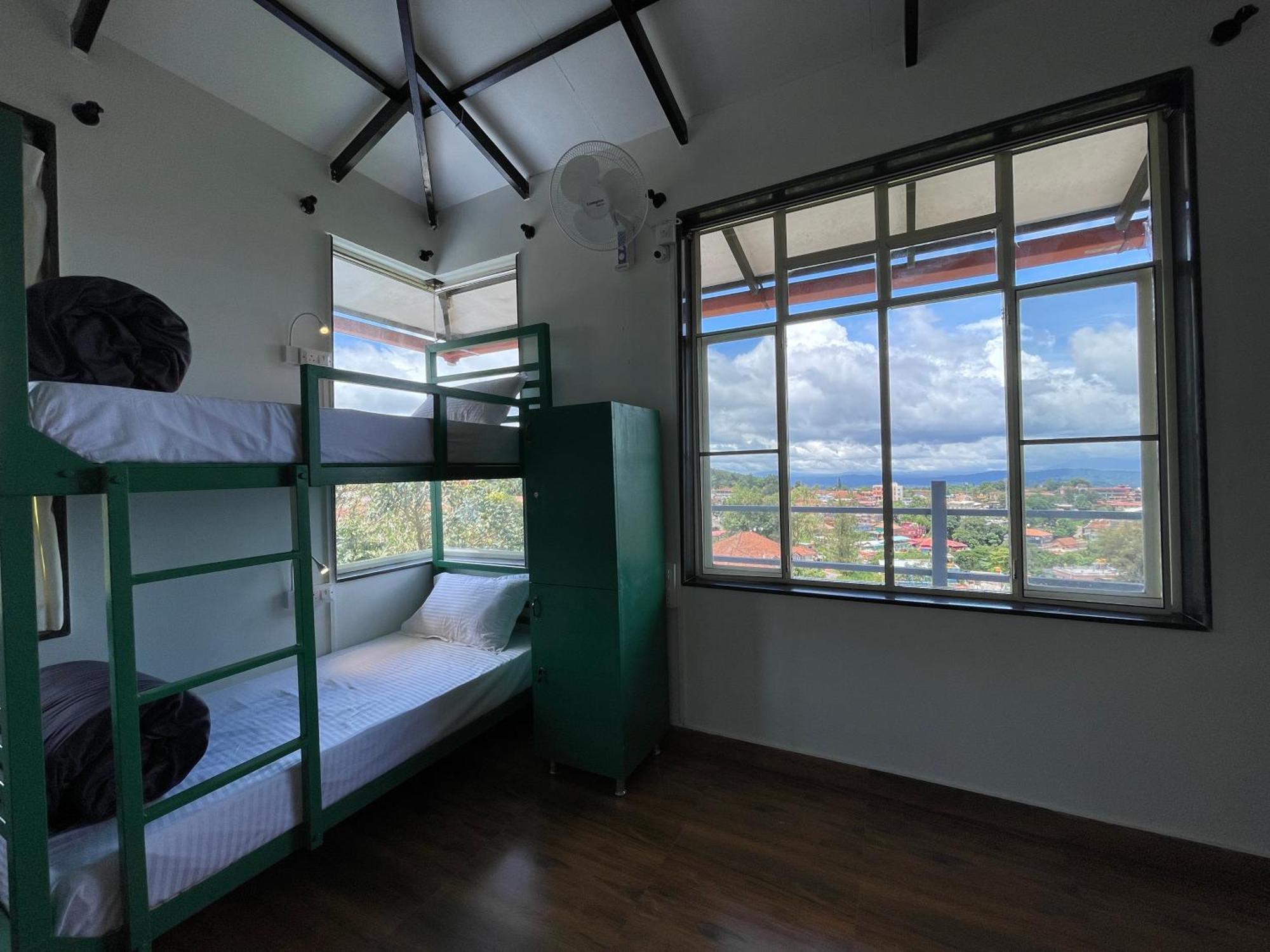 Abode Backpacker'S Hostel Madikeri Exterior photo