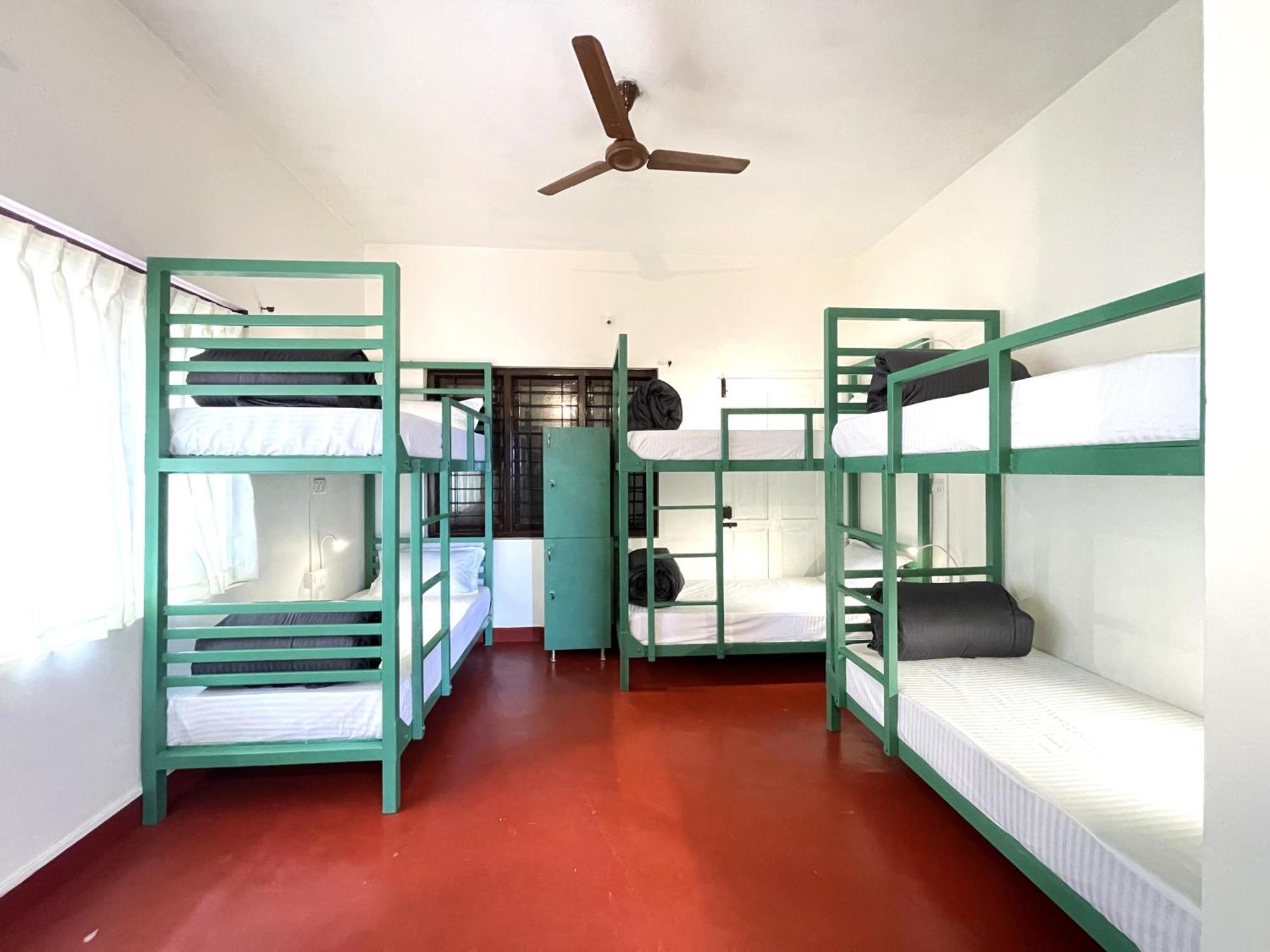 Abode Backpacker'S Hostel Madikeri Exterior photo