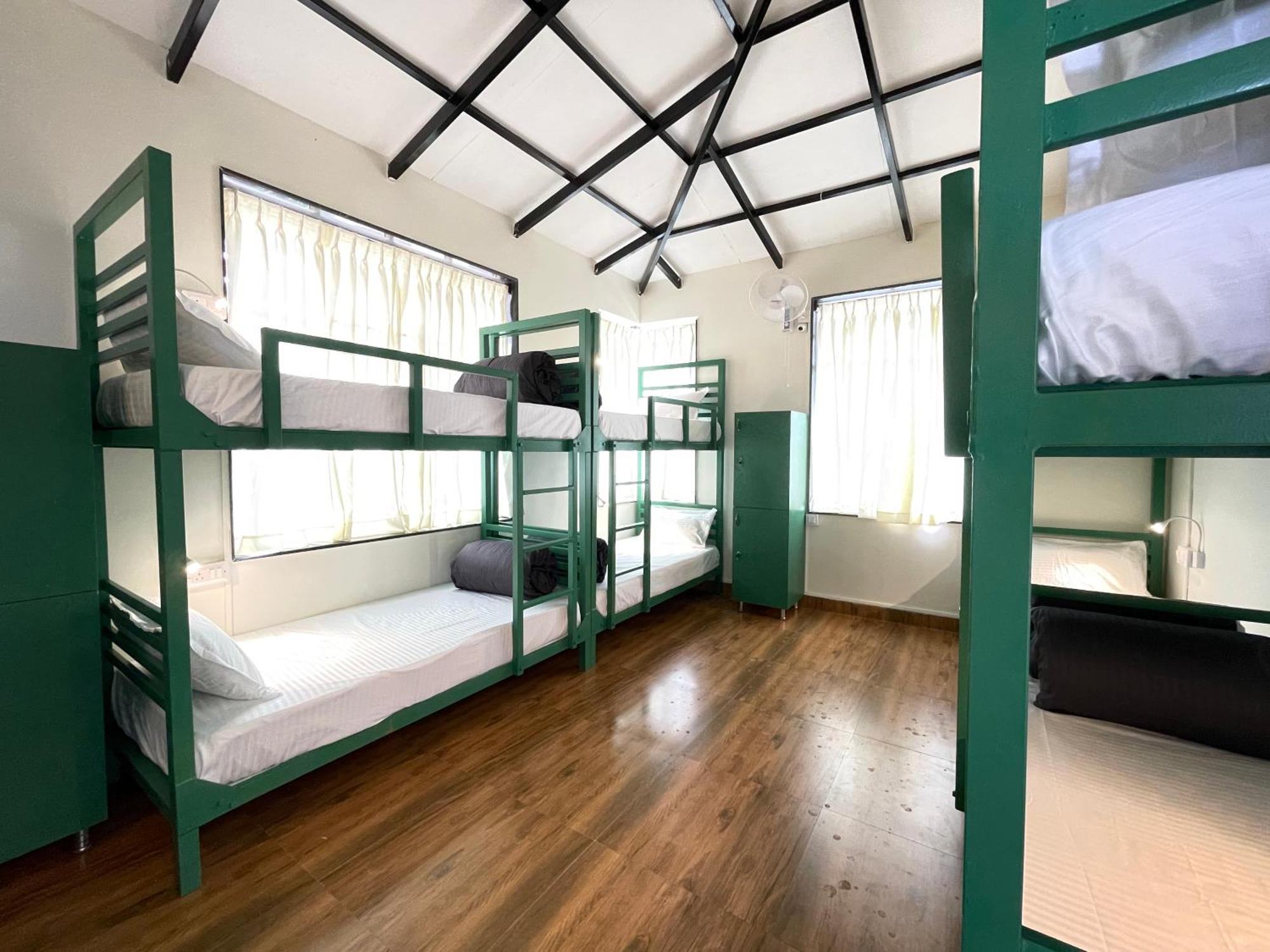 Abode Backpacker'S Hostel Madikeri Exterior photo