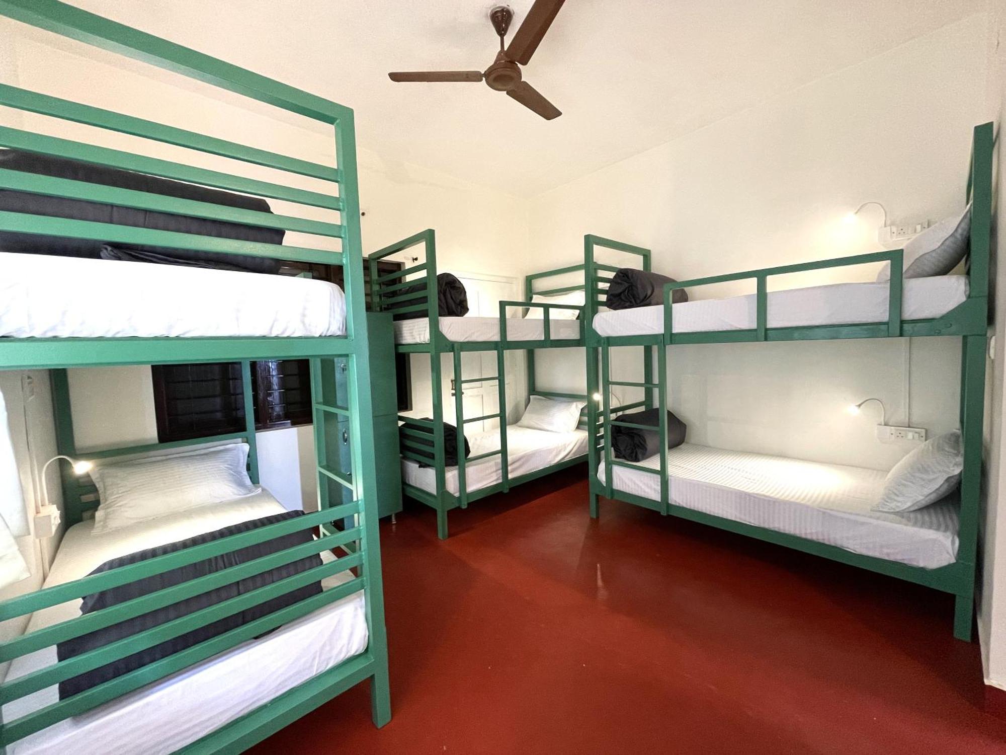 Abode Backpacker'S Hostel Madikeri Exterior photo